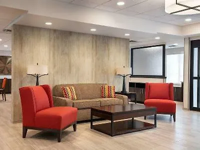 Days Inn & Suites By Wyndham Denver International Airport Hotel