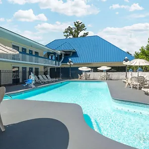 ** Hotel Days By Wyndham Airport USA