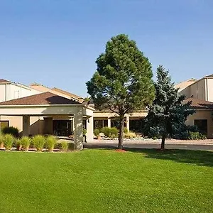 Courtyard By Marriott Park Hotel
