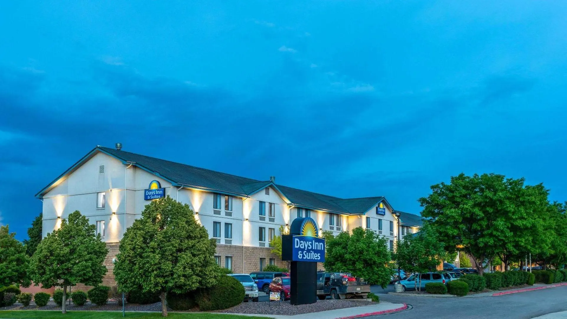 Days Inn & Suites By Wyndham Denver International Airport