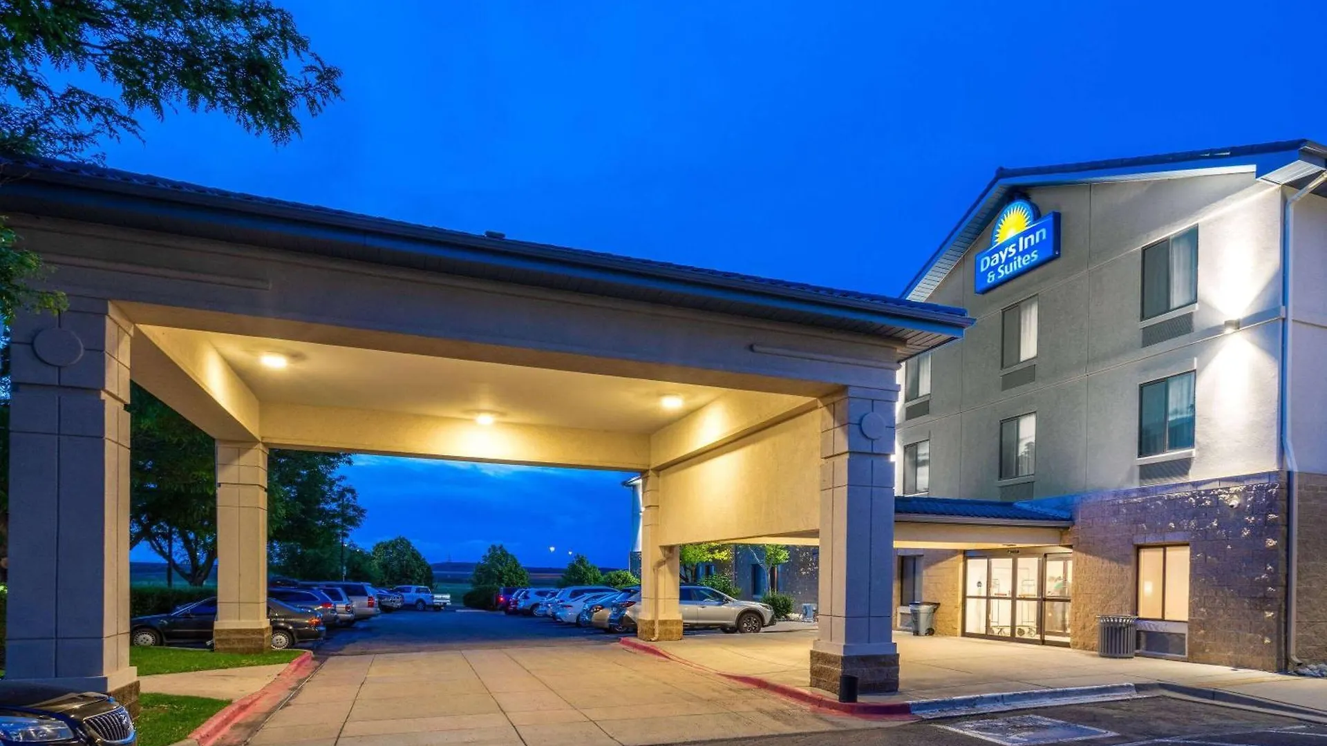 מלון Days Inn & Suites By Wyndham Denver International Airport