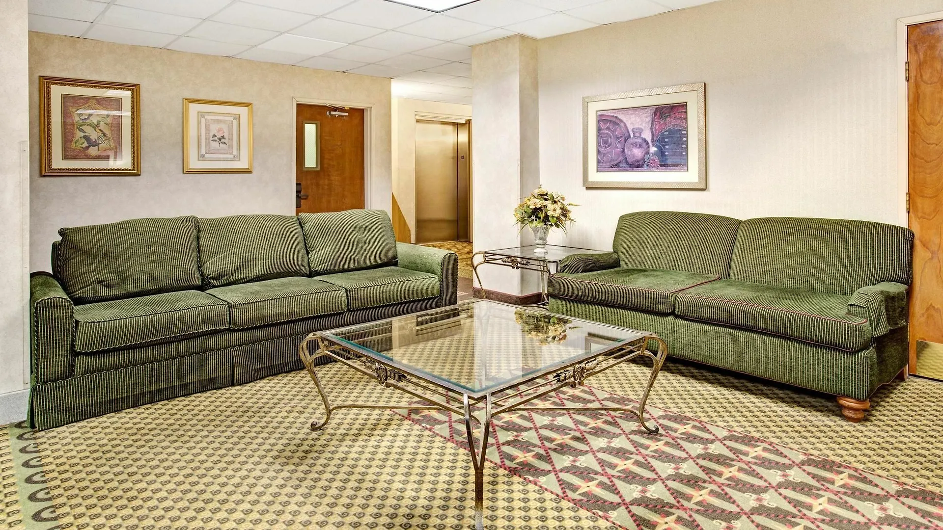 Days Inn & Suites By Wyndham Denver International Airport 2*,